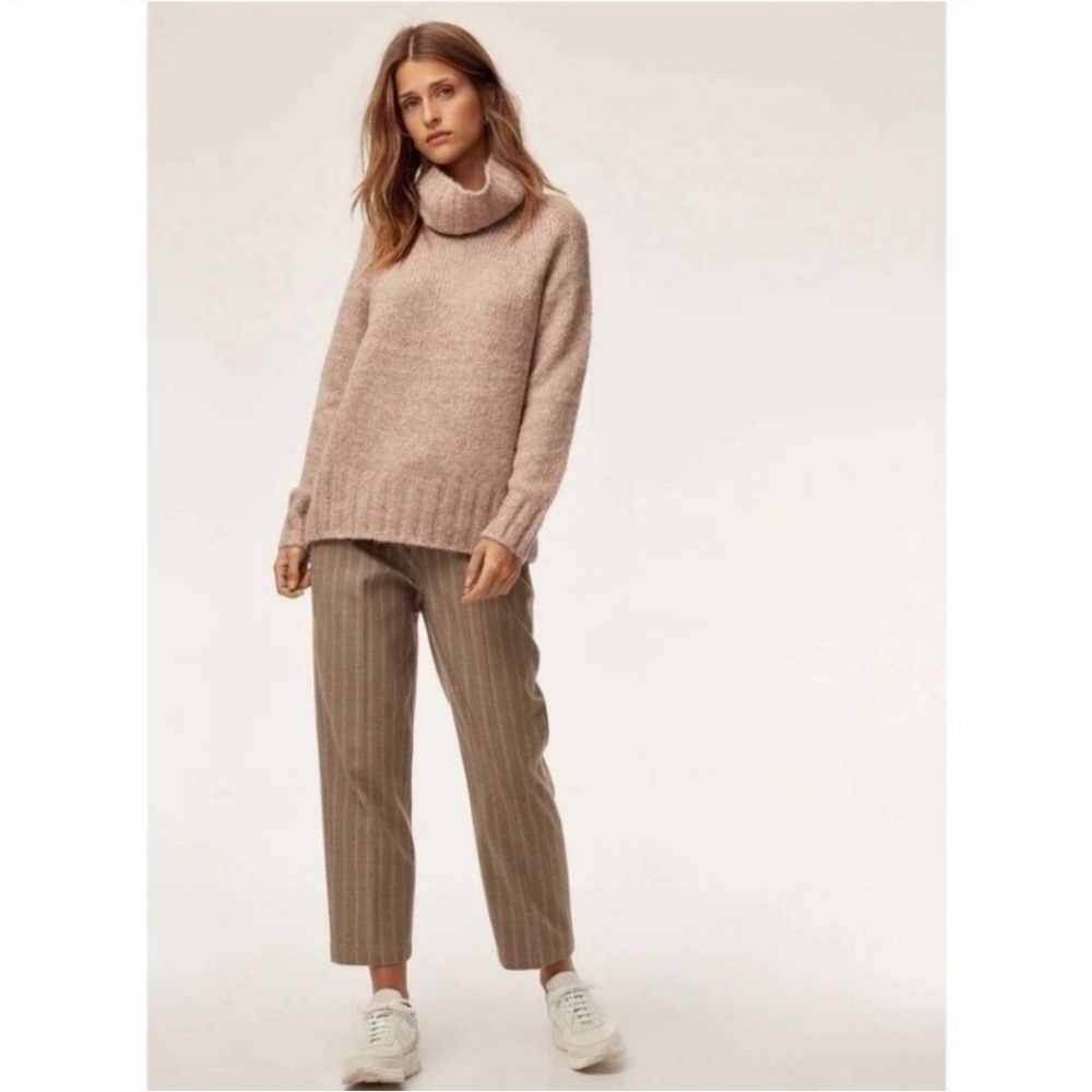 Aritzia Alpaca Blend Plutarch Turtleneck Sweater Size M Taupe Cozy Oversized - Picture 6 of 16